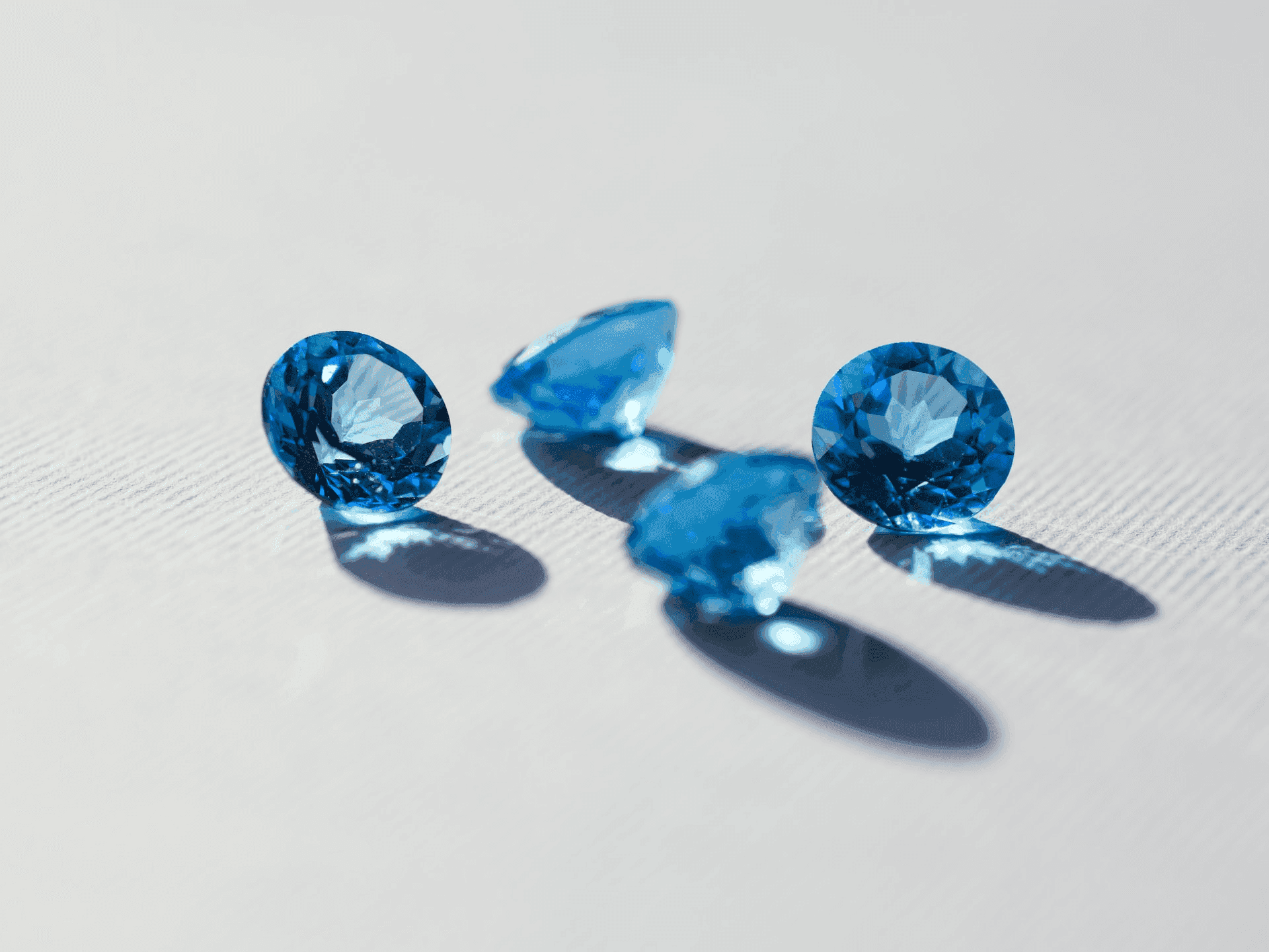 Photo - Blue sapphire gemstone meaning and benefits