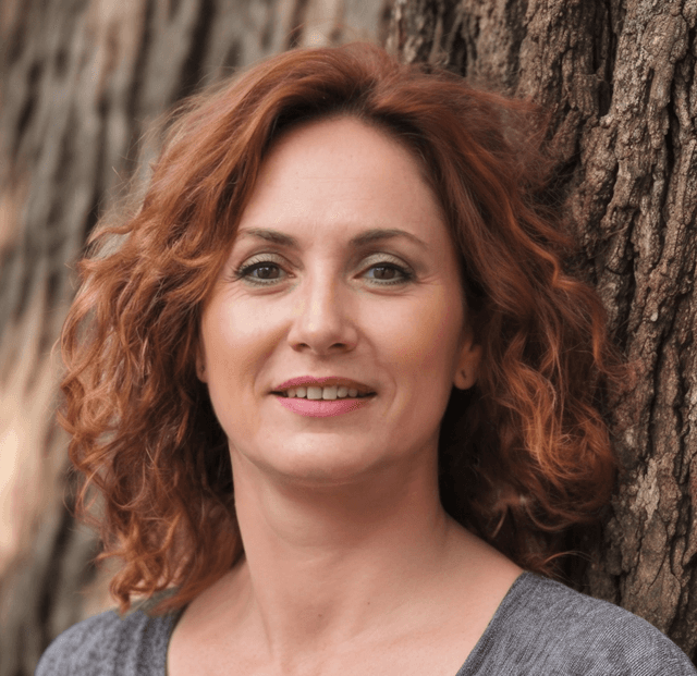 Laura Liora Photo - Laura Liora