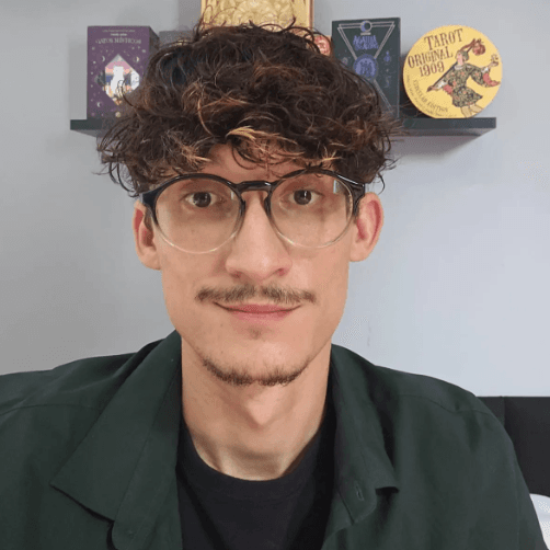 Tarot with Hugo Photo - Tarot with Hugo