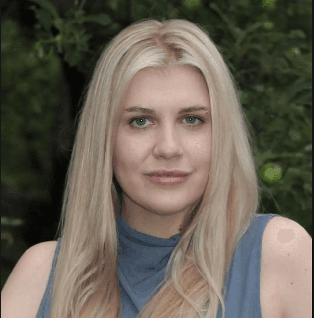 Liana Frost Photo - Liana Frost