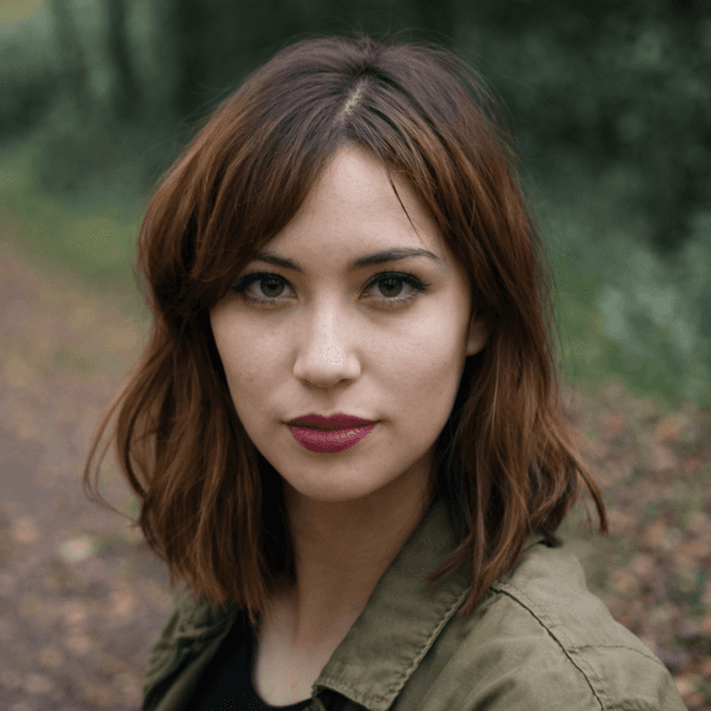 Medium Eva Photo - Medium Eva