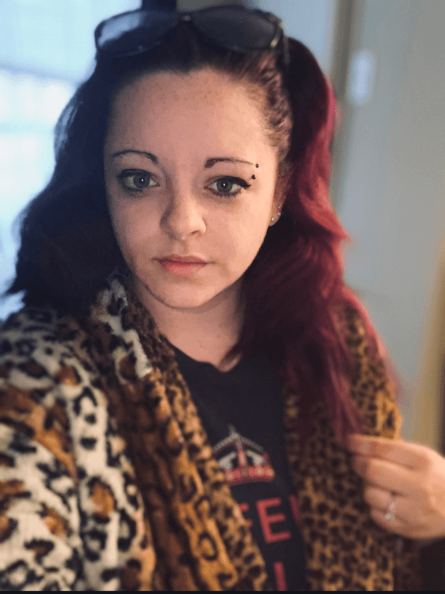 Katie Graves Photo - Katie Graves