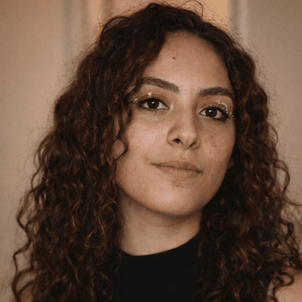 Izabella Photo - Izabella