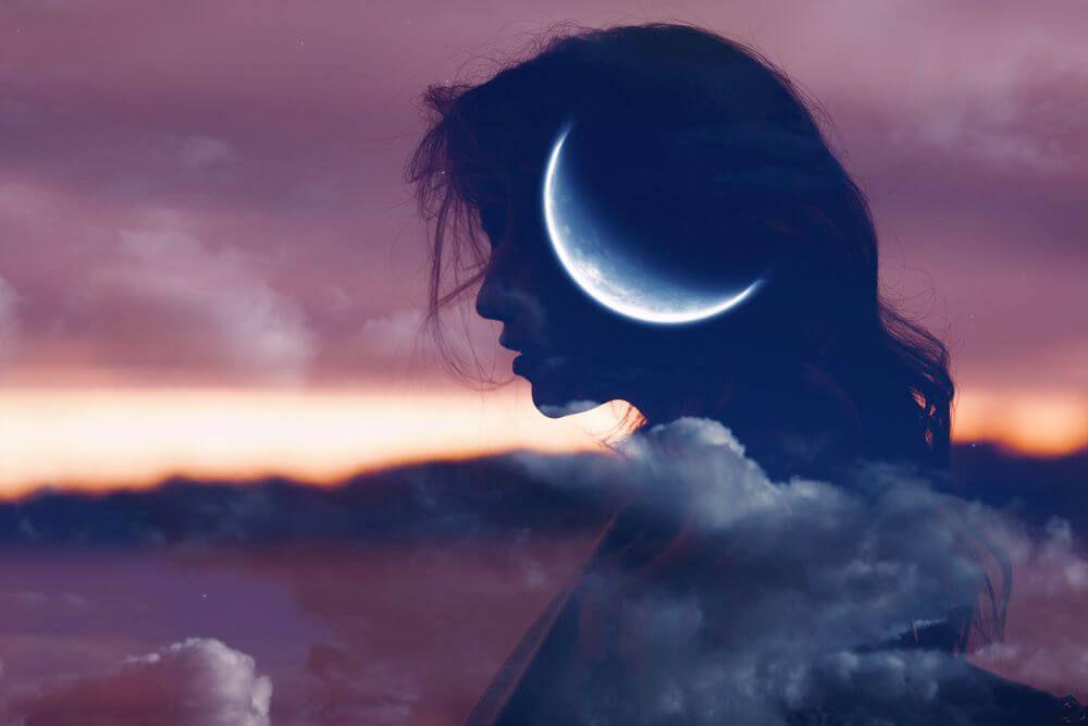 A five-card dream interpretation tarot spread Photo - A five-card dream interpretation tarot spread