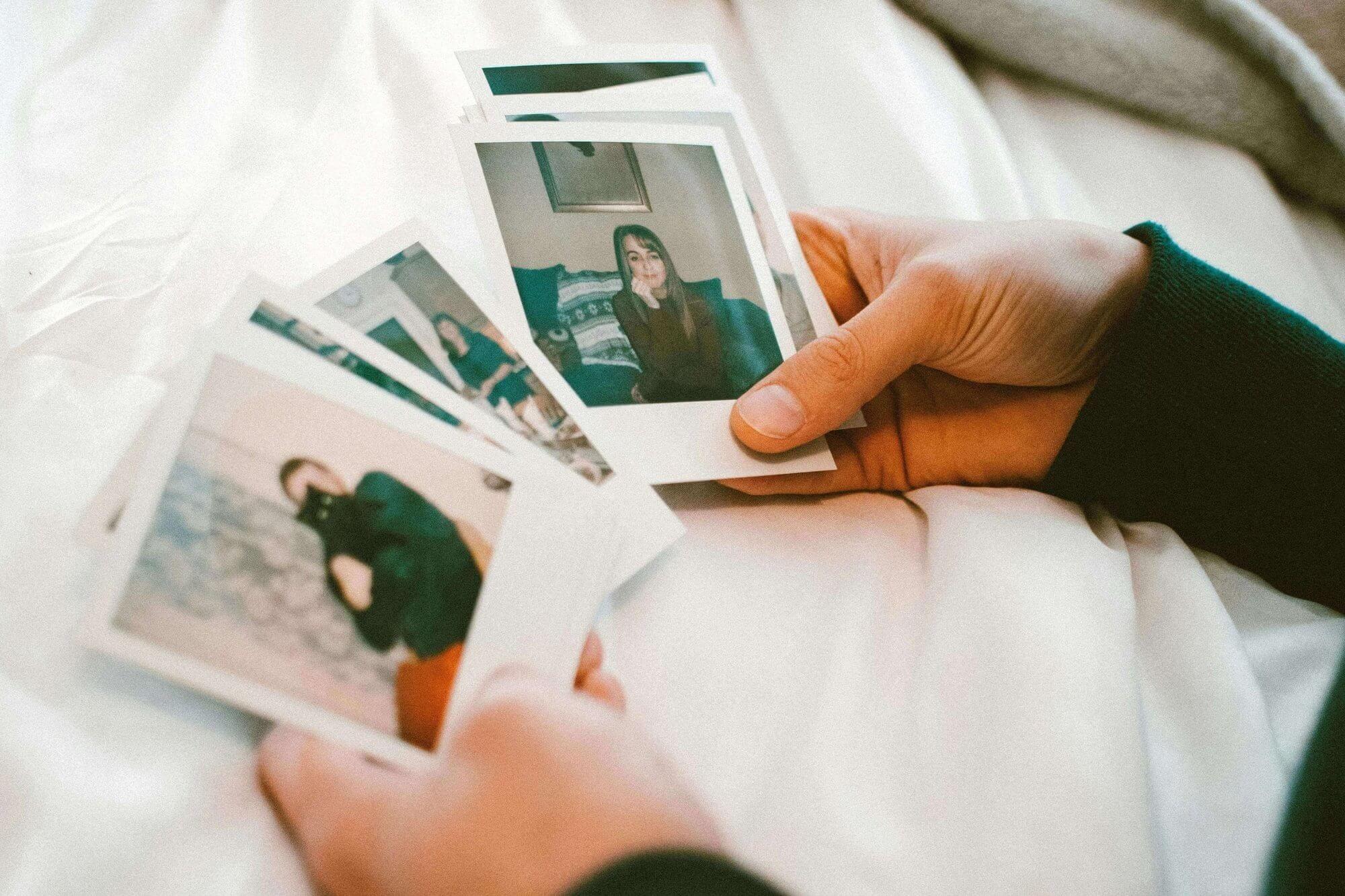 A psychic doing a reading Photo - A psychic doing a reading