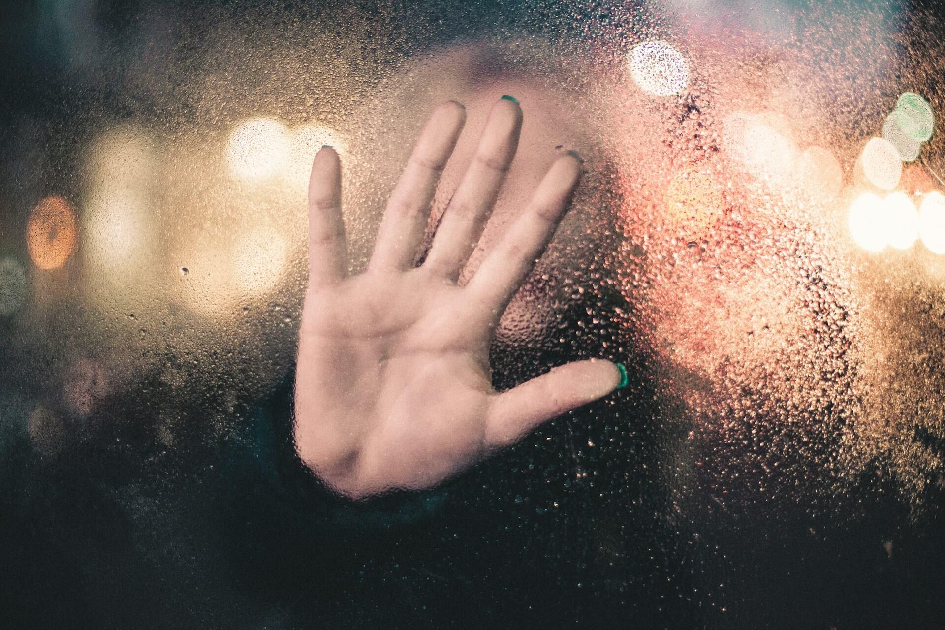 Right Palm Itching Spiritual Meaning